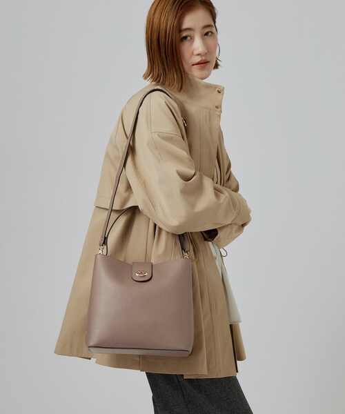 grove(グローブ)の「【人間工学】ベルトオコシダブルショルダー(ショルダーバッグ・レディース・ブラウン系8/ワイン系2/ブラック/モスグリーン系7/ライトグレー/ブラウン系その他・00)」の3枚目の写真