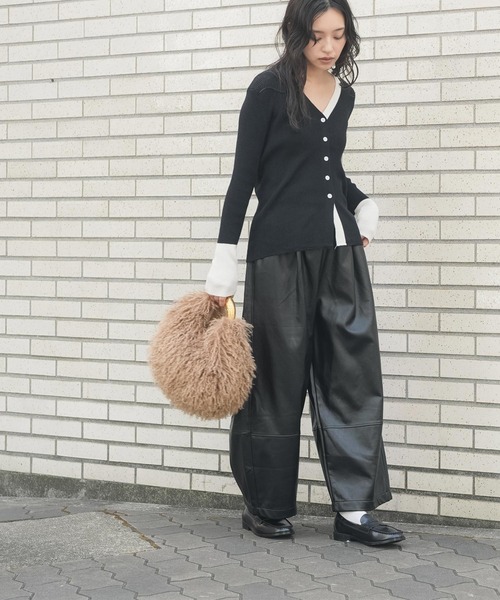 mili an deni（ミリアンデニ）の「フェイクレザーコクーンパンツ（その他パンツ・レディース・ブラウン/ブラック・M）」の8枚目の写真