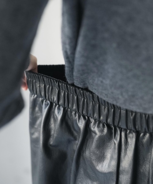 mili an deni（ミリアンデニ）の「フェイクレザーコクーンパンツ（その他パンツ・レディース・ブラウン/ブラック・M）」の15枚目の写真