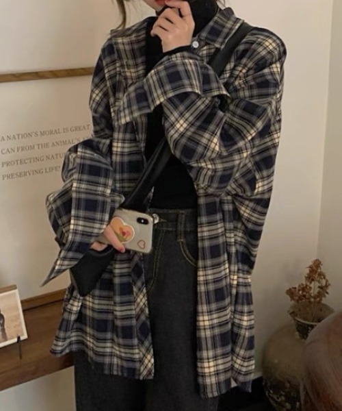 Teem Store(チームストア)の「オーバーサイズ ビッグシルエット チェックシャツ(シャツ/ブラウス・レディース・ブラウン/イエロー/ネイビー・M)」の18枚目の写真
