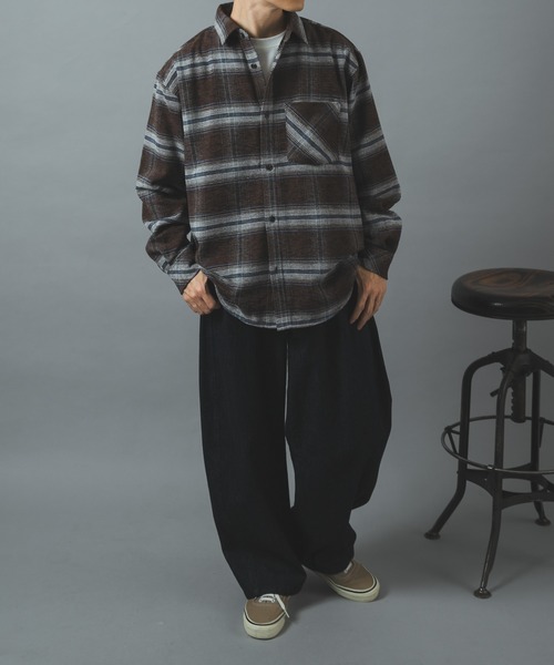 ITEMS URBANRESEARCH(アイテムズ アーバンリサーチ)の「モールヤーンチェックレギュラーカラーシャツ(シャツ/ブラウス・メンズ・グリーン/レッド/ネイビー/ブラウン・LARGE/MEDIUM)」の9枚目の写真