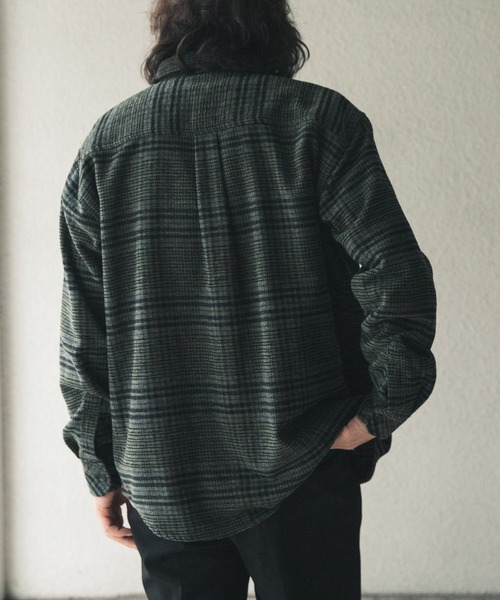 ITEMS URBANRESEARCH(アイテムズ アーバンリサーチ)の「モールヤーンチェックレギュラーカラーシャツ(シャツ/ブラウス・メンズ・グリーン/レッド/ネイビー/ブラウン・LARGE/MEDIUM)」の21枚目の写真