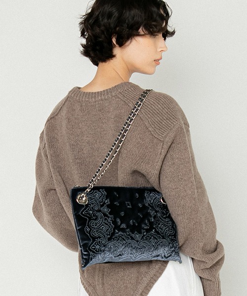 LE VERNIS(ル・ベルニ)の「LE VERNIS(ル・ベルニ)Eyelet 2way bag(ショルダーバッグ・レディース・ブラック/ネイビー・FREE)」の6枚目の写真