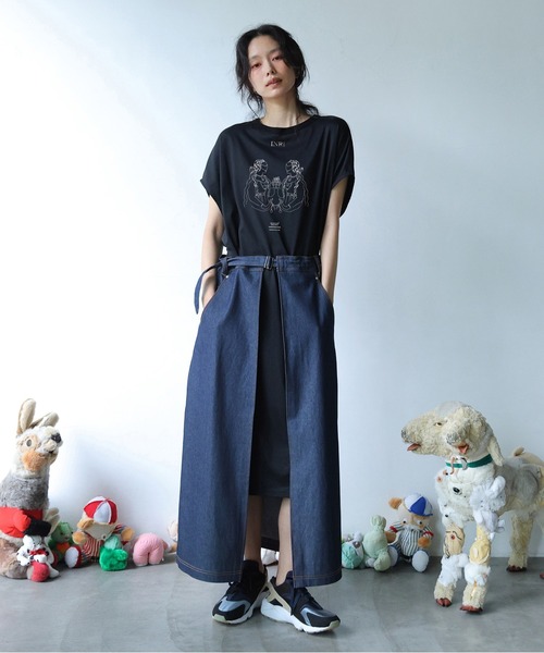 BEDSIDEDRAMA（ベットサイドドラマ）の「WRAP JEANS APRON（スカート・レディース・インディゴブルー/ブラック・1）」の4枚目の写真