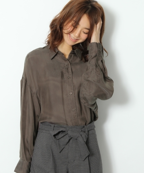 Andemiu（アンデミュウ）の「エリヌキドルマンシャツ 734285 （シャツ/ブラウス・レディース・チャコール/ネイビー/ピンク・FREE）」の2枚目の写真