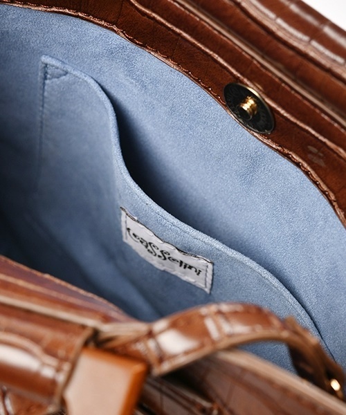 Casselini（キャセリーニ）の「スタッズラウンドBAG（ショルダーバッグ・レディース・ブラック/ブラウン・FREE）」の10枚目の写真