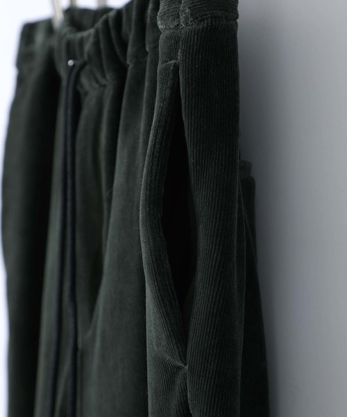 STUDIOUS（ステュディオス）の「【STUDIOUS】ニットコーデュロイスーパーストレッチイージーパンツ（その他パンツ・メンズ・ダークグリーン/ブラウン/ダークブラウン・1/2/3）」の15枚目の写真