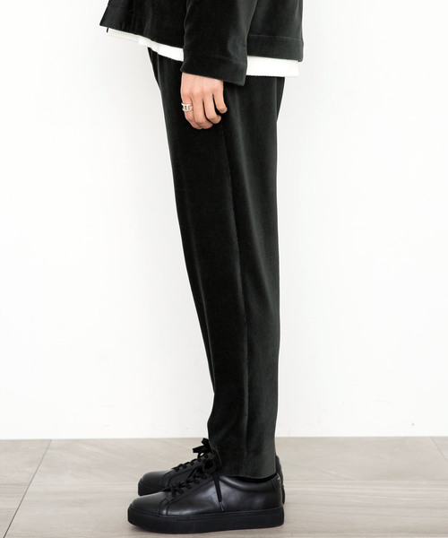 STUDIOUS（ステュディオス）の「【STUDIOUS】ニットコーデュロイスーパーストレッチイージーパンツ（その他パンツ・メンズ・ダークグリーン/ブラウン/ダークブラウン・1/2/3）」の11枚目の写真