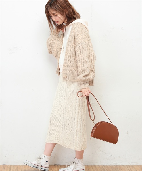 natural couture(ナチュラルクチュール)の「ふんわりショートケーブルカーディガン(カーディガン/ボレロ・レディース・ベージュ/ピンク/オフホワイト/ブラック・FREE)」の11枚目の写真