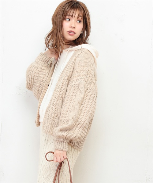 natural couture(ナチュラルクチュール)の「ふんわりショートケーブルカーディガン(カーディガン/ボレロ・レディース・ベージュ/ピンク/オフホワイト/ブラック・FREE)」の12枚目の写真