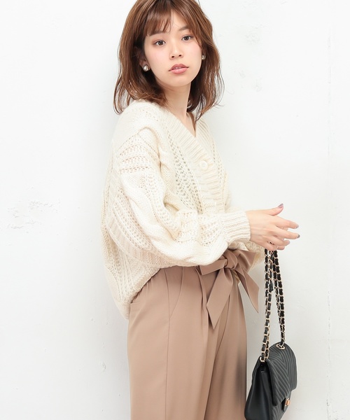 natural couture(ナチュラルクチュール)の「ふんわりショートケーブルカーディガン(カーディガン/ボレロ・レディース・ベージュ/ピンク/オフホワイト/ブラック・FREE)」の18枚目の写真