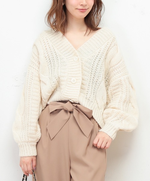natural couture(ナチュラルクチュール)の「ふんわりショートケーブルカーディガン(カーディガン/ボレロ・レディース・ベージュ/ピンク/オフホワイト/ブラック・FREE)」の19枚目の写真