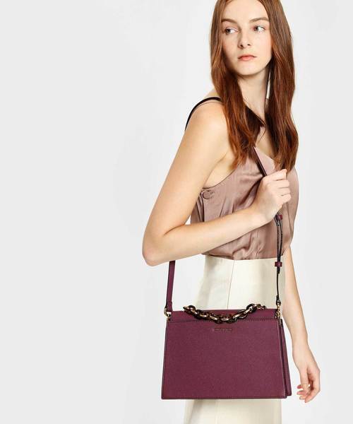 CHARLES & KEITH（チャールズ & キース）の「チェーンハンドルハンドバッグ / Chain Handle Handbag（ハンドバッグ・レディース・ブラック/プラム・M）」の12枚目の写真