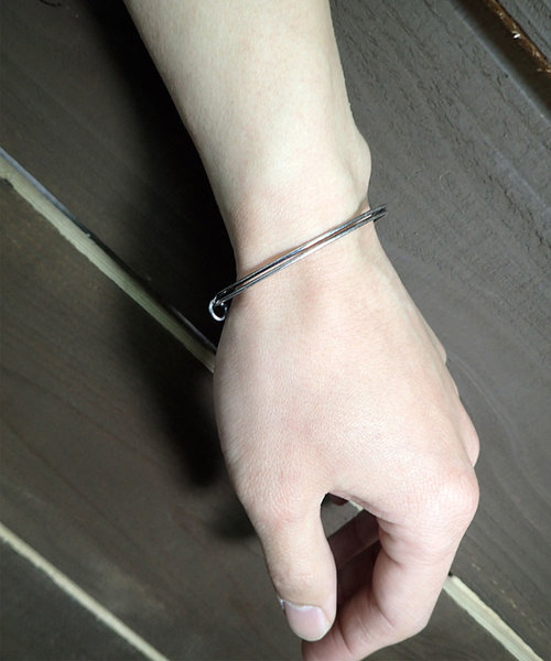 GARA（ガラ）の「GARA:WIRING BANGLE（ブレスレット・メンズ・シルバー/ゴールド・FREE）」の5枚目の写真
