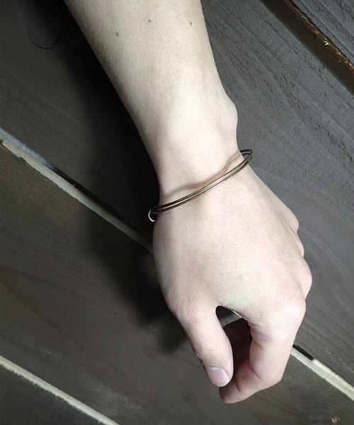 GARA（ガラ）の「GARA:WIRING BANGLE（ブレスレット・メンズ・シルバー/ゴールド・FREE）」の6枚目の写真