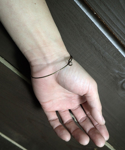 GARA（ガラ）の「GARA:WIRING BANGLE（ブレスレット・メンズ・シルバー/ゴールド・FREE）」の4枚目の写真