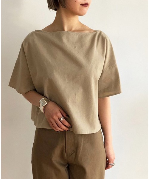 TODAYFUL(トゥデイフル)の「ボートネックリネンブラウス(シャツ/ブラウス・レディース・ベージュ/オフホワイト・FREE)」の2枚目の写真