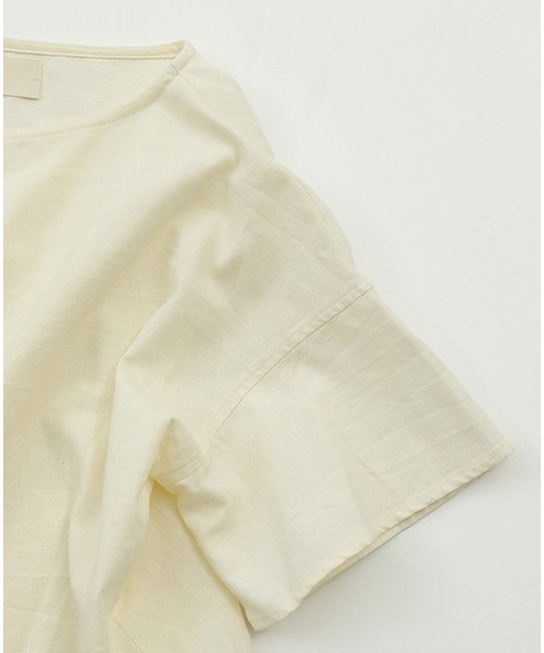 TODAYFUL(トゥデイフル)の「ボートネックリネンブラウス(シャツ/ブラウス・レディース・ベージュ/オフホワイト・FREE)」の8枚目の写真