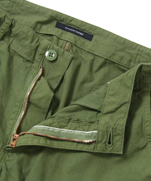 URBAN RESEARCH DOORS MENS(アーバンリサーチ ドアーズ メンズ)の「DOORS コンパクトコットン9分丈トラウザー(その他パンツ・メンズ・ベージュ/カーキ/ブルー・36/40/38)」の12枚目の写真