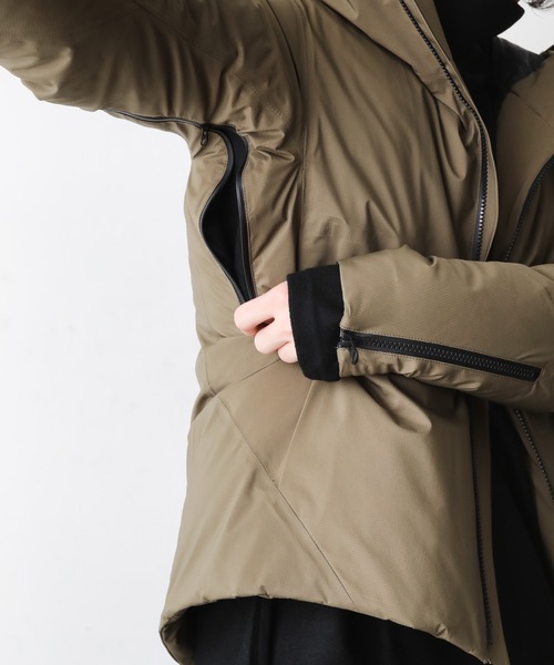 ATTACHMENT（アタッチメント）の「透湿防水3レイヤーフーデット