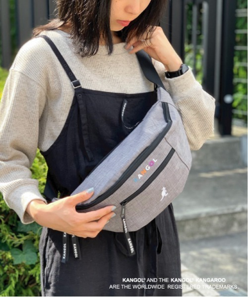 KANGOL（カンゴール）の「【 KANGOL / カンゴール 】 カラフルLOGO ウエストバッグ（ボディバッグ/ウエストポーチ・レディース・ブラック×ホワイト/ブラック/ベージュ/グレー・FREE）」の3枚目の写真
