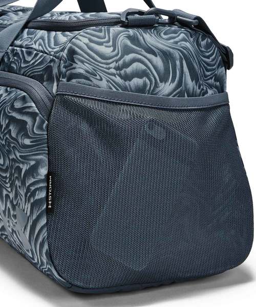 UNDER ARMOUR（アンダーアーマー）の「UAアンディナイアブルダッフルスモール 25L(ダッフルバッグ/WOMEN)（ボストンバッグ・レディース・ブルー系その他/チャコールグレー×ブラック・ONESIZE）」の4枚目の写真