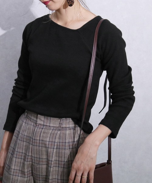 reca(レカ)の「アシンメトリーネックリブカットソー(Tシャツ/カットソー・レディース・アイボリー/ブラック/ブラウン/カーキ・FREE)」の3枚目の写真