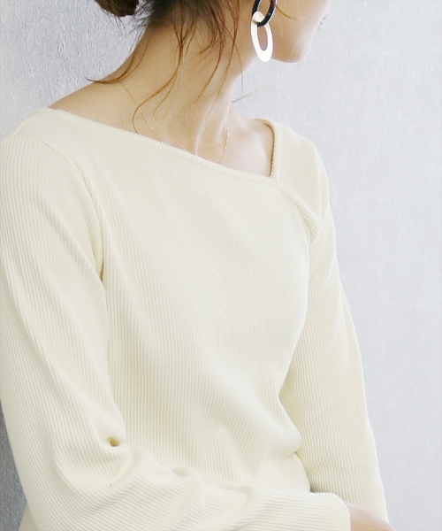 reca(レカ)の「アシンメトリーネックリブカットソー(Tシャツ/カットソー・レディース・アイボリー/ブラック/ブラウン/カーキ・FREE)」の17枚目の写真