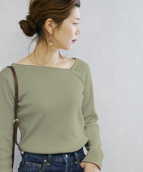 reca(レカ)の「アシンメトリーネックリブカットソー(Tシャツ/カットソー・レディース・アイボリー/ブラック/ブラウン/カーキ・FREE)」の20枚目の写真