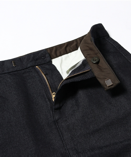 URBAN RESEARCH DOORS WOMENS（アーバンリサーチ ドアーズ ウィメンズ）の「DOORS カットデニム5Pスカート（スカート・レディース・インディゴブルー・36/40/38）」の4枚目の写真