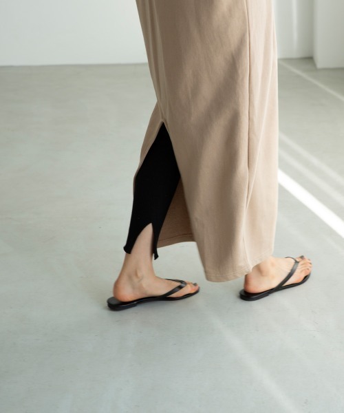 marjour（マージュール）の「2WAY SLIT SWEAT ONEPIECE（ワンピース・レディース・ベージュ/アイボリー・MEDIUM/LARGE）」の11枚目の写真