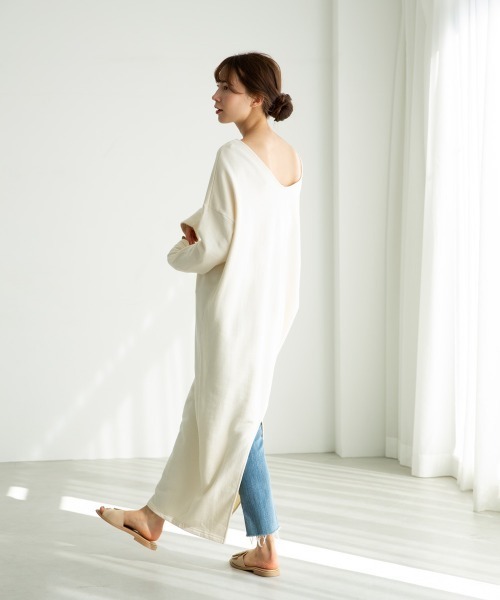 marjour（マージュール）の「2WAY SLIT SWEAT ONEPIECE（ワンピース・レディース・ベージュ/アイボリー・MEDIUM/LARGE）」の22枚目の写真