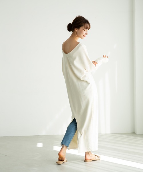 marjour（マージュール）の「2WAY SLIT SWEAT ONEPIECE（ワンピース・レディース・ベージュ/アイボリー・MEDIUM/LARGE）」の12枚目の写真