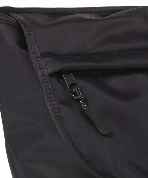 niko and...(ニコアンド)の「オリジナルメッセンジャーバッグL(ショルダーバッグ・レディース・ブラック/ベージュ/ピンク・0)」の11枚目の写真