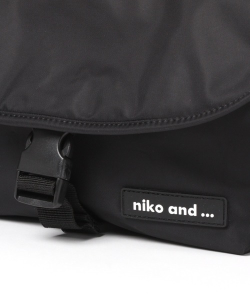 niko and...(ニコアンド)の「オリジナルメッセンジャーバッグL(ショルダーバッグ・レディース・ブラック/ベージュ/ピンク・0)」の12枚目の写真