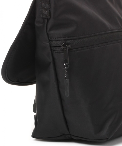 niko and...(ニコアンド)の「オリジナルメッセンジャーバッグL(ショルダーバッグ・レディース・ブラック/ベージュ/ピンク・0)」の13枚目の写真