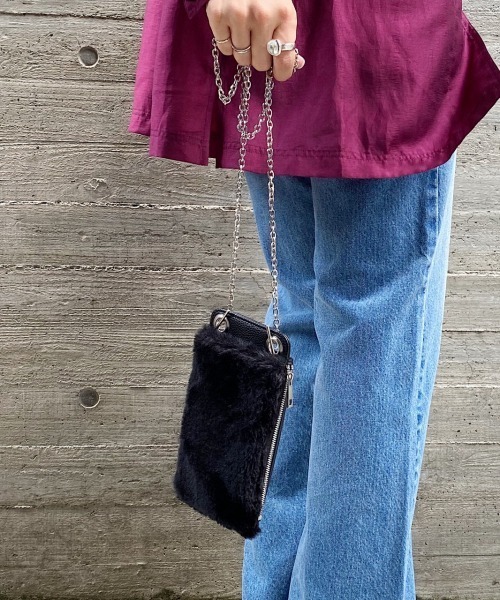 PAGEBOY（ページボーイ）の「ファーウォレットショルダー（ショルダーバッグ・レディース・ブラック/グレイッシュベージュ・FREE）」の3枚目の写真