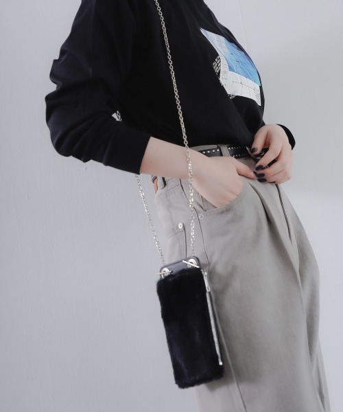 PAGEBOY（ページボーイ）の「ファーウォレットショルダー（ショルダーバッグ・レディース・ブラック/グレイッシュベージュ・FREE）」の4枚目の写真