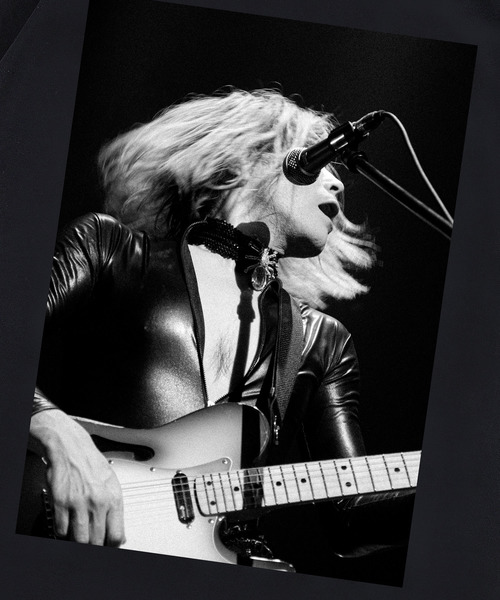 MEDICOM TOY(メディコムトイ)の「Amplifier “ROLLY” TEE design C(Tシャツ/カットソー・メンズ・ホワイト/ブラック・MEDIUM/LARGE/SMALL/X-LARGE)」の6枚目の写真