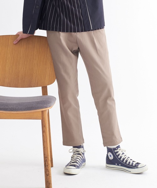 plain-me(プレインミー)の「plain-me 1616 吸湿・汗排出プリーツパンツ(チノパンツ・メンズ・ブラック/ベージュ/カーキ/グレー・SMALL/LARGE/MEDIUM)」の1枚目の写真