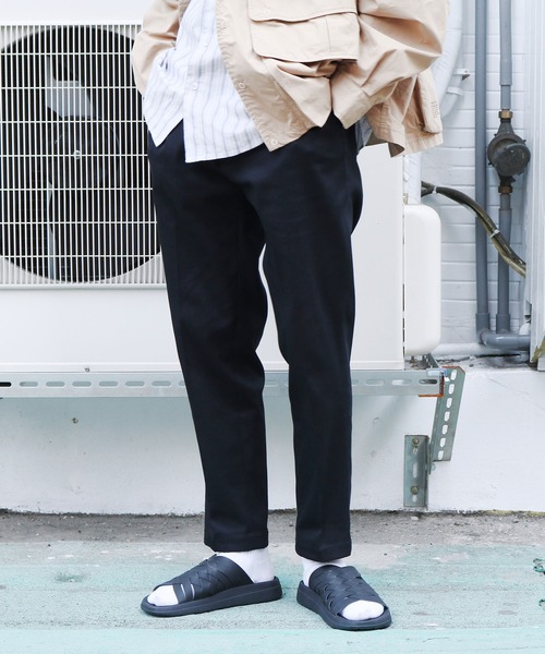 plain-me(プレインミー)の「plain-me 1616 吸湿・汗排出プリーツパンツ(チノパンツ・メンズ・ブラック/ベージュ/カーキ/グレー・SMALL/LARGE/MEDIUM)」の17枚目の写真