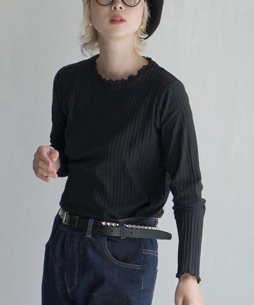 zootie（ズーティー）の「【アクセいらずな華やか襟もと】ロングスリーブ リブカットソー［クルーネック］（Tシャツ/カットソー・レディース・ブラック/アイボリー/マスタード/グリーン系その他/ブルー系その他/キャメル/イエロー系その他/ピンク系その他/チャコール/ダークパープル/ライトブルー/ベージュ/オレンジ/ピンク系その他2/グレイッシュベージュ/ダークグリーン/コーラルピンク/アッシュ/イエロー系その他2/ベージュ×ブラック/オフホワイト/ライトベージュ/ブルー/ブラック系その他/ベビーピンク/モスグリーン/グレイッシュブルー/レッド系その他/パープル/ブラック×ホワイト/ネイビー/ケリーグリーン/ホワイト×ブラック/グレー系その他/シアン/グレー系その他2/オレンジ系その他/ホワイト系その他/グリーン系その他2/テラコッタ/サーモンピンク/カーキブラウン/ホワイト系その他2/ブルー系その他2・LL/M/L）」の9枚目の写真