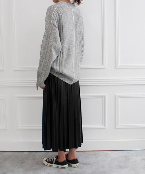 MODE ROBE(モードローブ)の「パイピング ランダム ケーブルニット(ニット/セーター・レディース・ベージュ/グレー/アイボリー・FREE)」の5枚目の写真