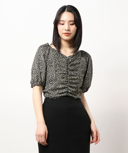 Twinkle;pm(トゥインクルピーエム)の「小花柄ギャザーTOPS(シャツ/ブラウス・レディース・ブラック/ブルー/ホワイト・FREE)」の15枚目の写真