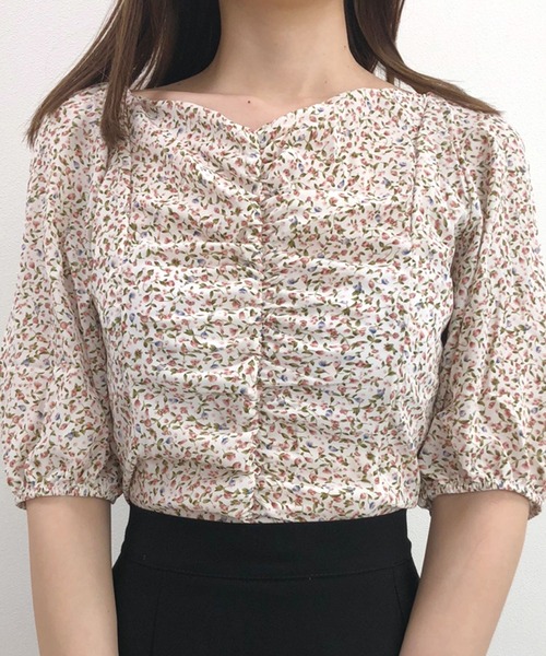 Twinkle;pm(トゥインクルピーエム)の「小花柄ギャザーTOPS(シャツ/ブラウス・レディース・ブラック/ブルー/ホワイト・FREE)」の12枚目の写真