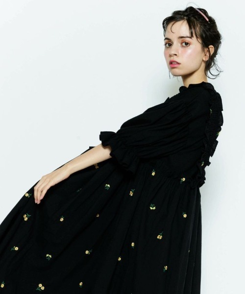 Candy Stripper（キャンディストリッパー）の「FLORAL APRON ドレス