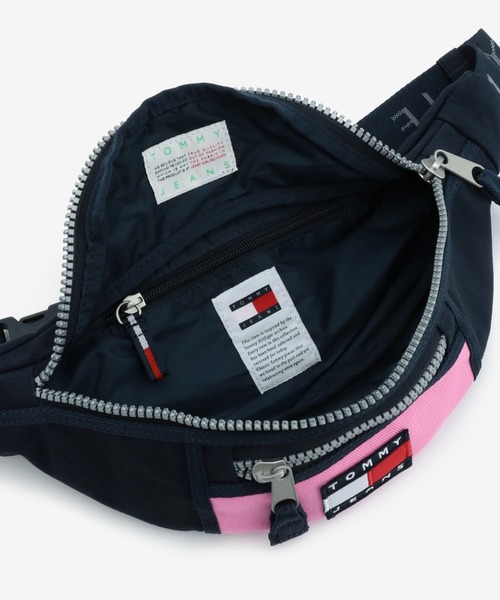 tommy jeans（トミー ジーンズ）の「ロゴウエストバッグ（ボディバッグ/ウエストポーチ・レディース・ネイビー・FREE）」の3枚目の写真