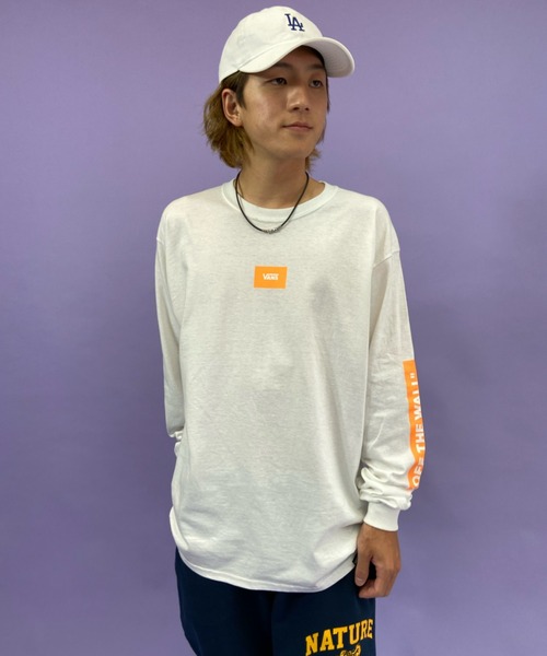 VANS（バンズ）の「VANS/バンズ ボックスロゴ　バックプリントロンT 121K1020400（Tシャツ/カットソー・メンズ・ホワイト/ブラック/ベージュ・S/M/L/XL）」の4枚目の写真