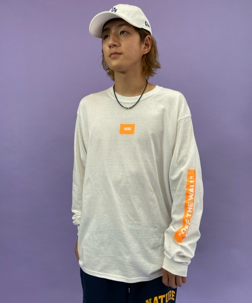 VANS（バンズ）の「VANS/バンズ ボックスロゴ　バックプリントロンT 121K1020400（Tシャツ/カットソー・メンズ・ホワイト/ブラック/ベージュ・S/M/L/XL）」の5枚目の写真