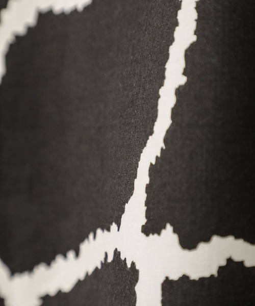 SHAREEF(シャリーフ)の「STUDIOUS別注 GIRAFFE SHIRTS(シャツ/ブラウス・メンズ・パープル/ブラック・1/2)」の4枚目の写真